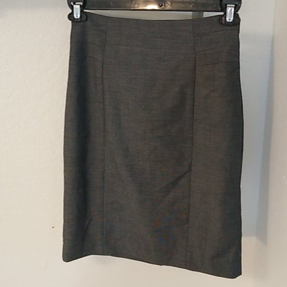 H & M grey pencil skirt, sz 6